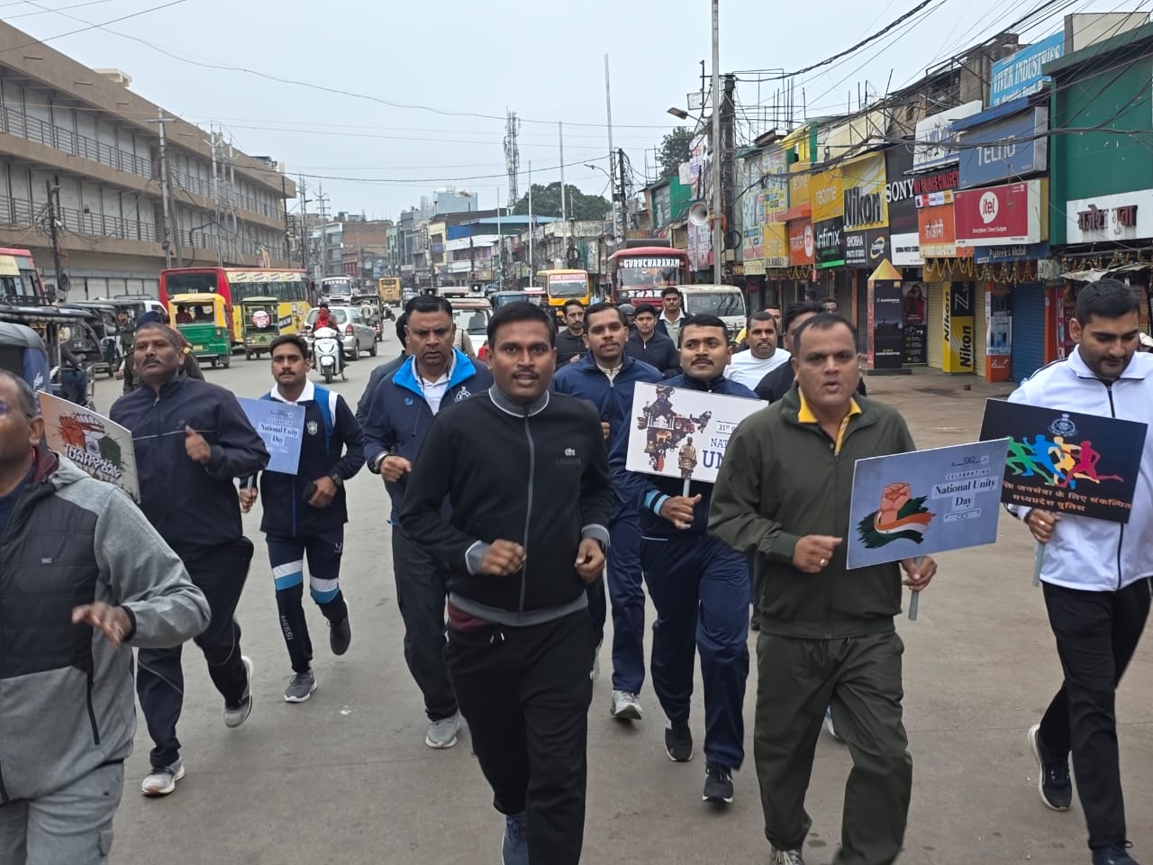 सरदार पटेल जयंती पर भोपाल पुलिस की अगुवाई में दौड़ी एकता की लहर 3 1761909719 WhatsApp Image 2025 10 31 at 16.23.34